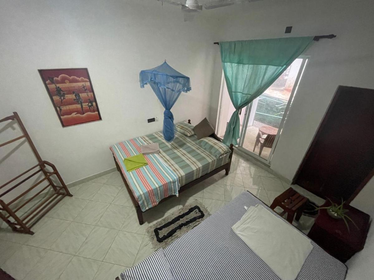 Happy Tuna Guesthouse Hikkaduwa Luaran gambar