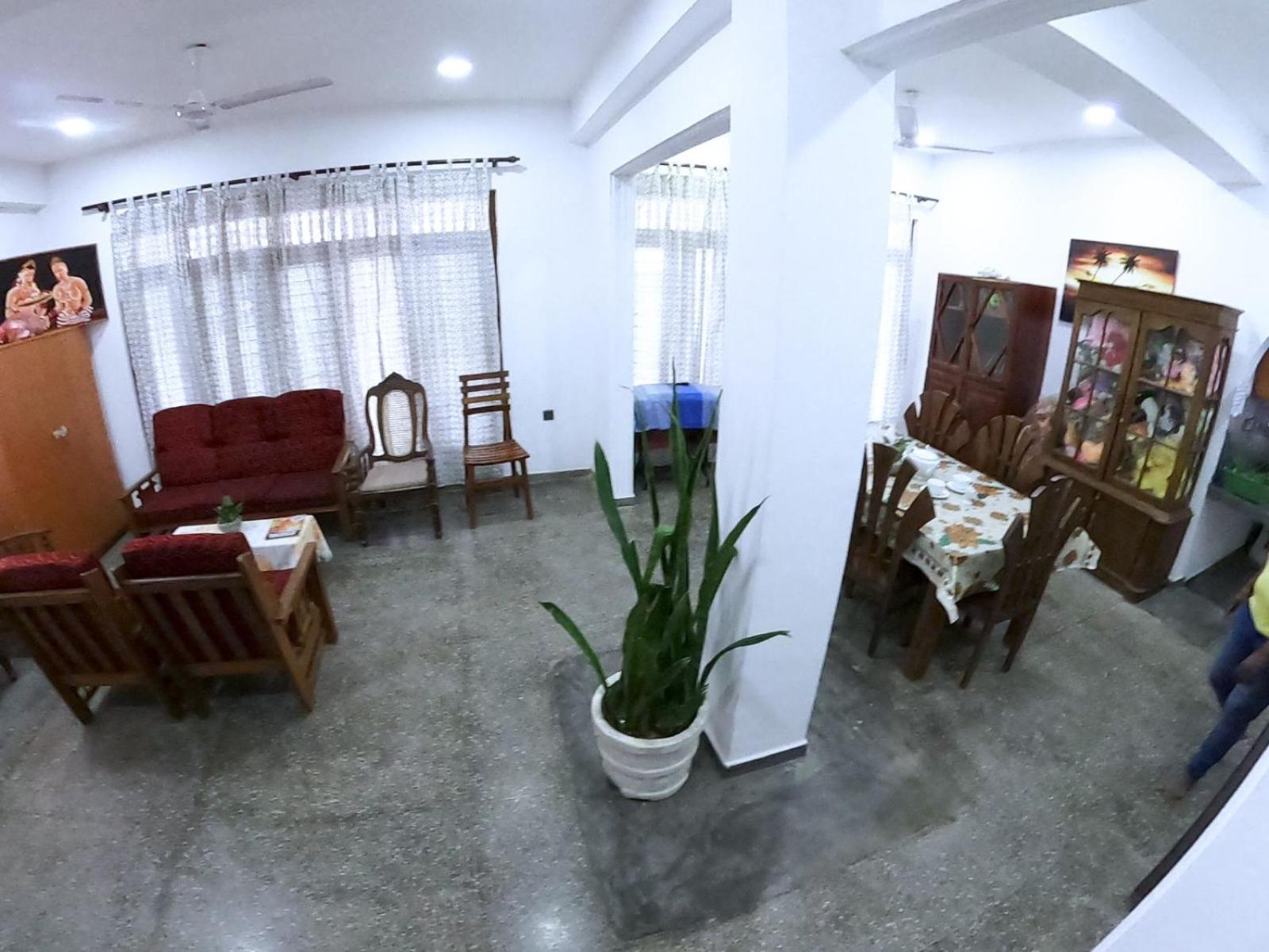 Happy Tuna Guesthouse Hikkaduwa Luaran gambar