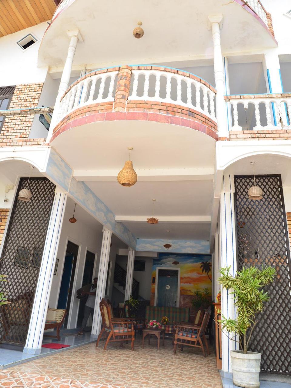 Happy Tuna Guesthouse Hikkaduwa Luaran gambar