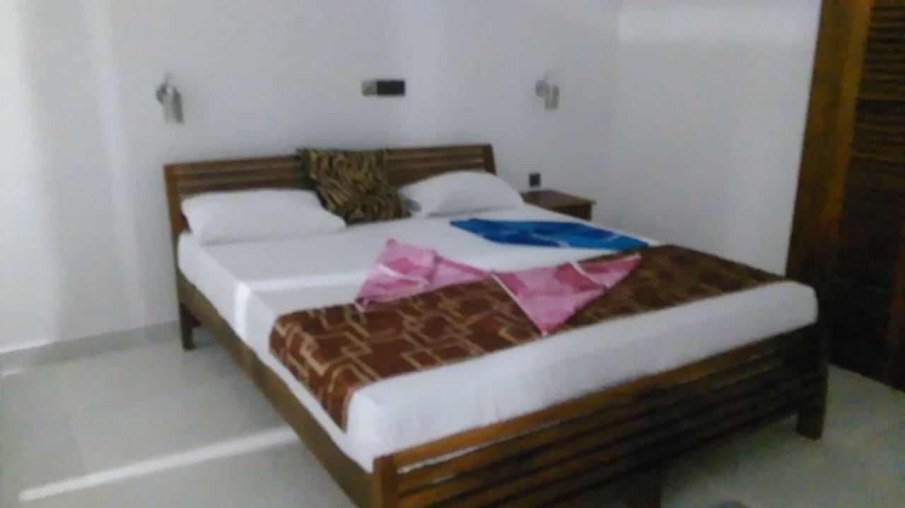 Happy Tuna Guesthouse Hikkaduwa Luaran gambar